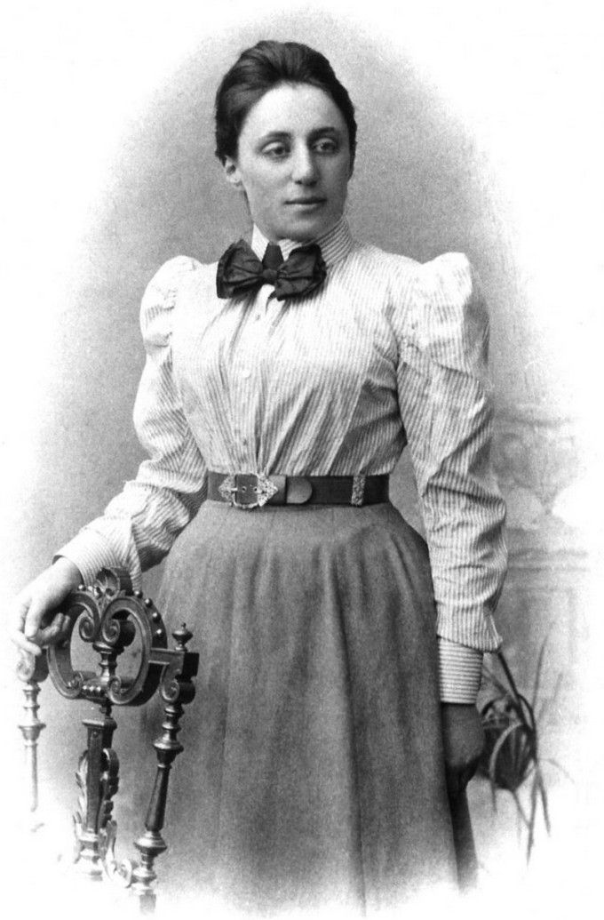 Amalie Emmy Noether_1882-1935_wp