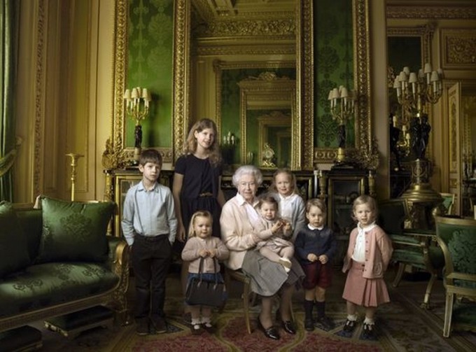 La reine Elizabeth II fête ses 90 ans_wp