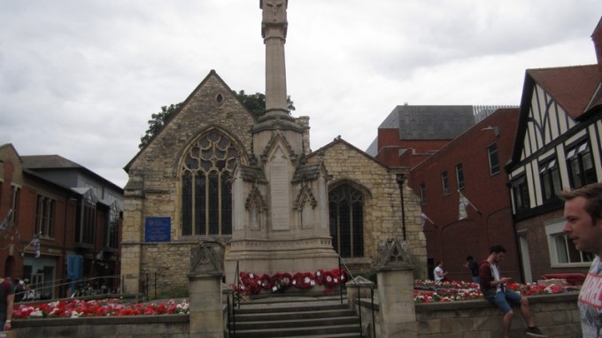 De Lincoln à York_Lincoln-monument-aux-morts_wp