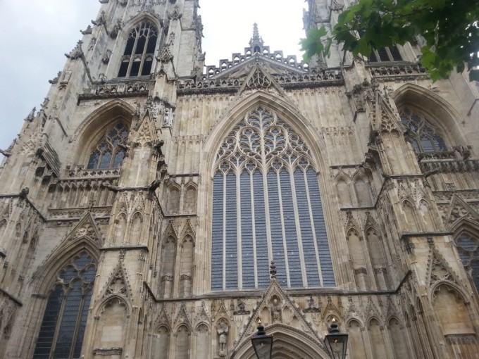 De Lincoln à York_York-cathédrale-façade_wp