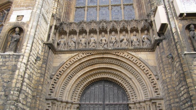 La cathédrale de Lincoln_porte-haut_wp