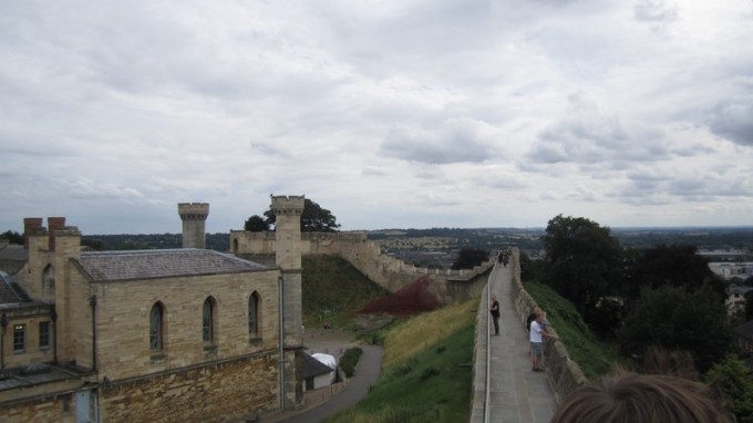 Les remparts du château de Lincoln_remparts-circuit_wp