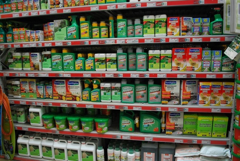 France_l'interdiction de la vente en libre-service de pesticides non respectée_wp