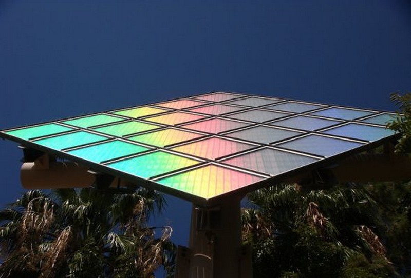 Les panneaux solaires prennent de la couleur_arc-en-ciel_wp