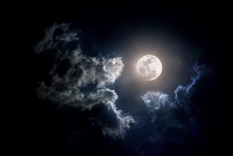 Lune bleue de sang_lune-nuages_wp