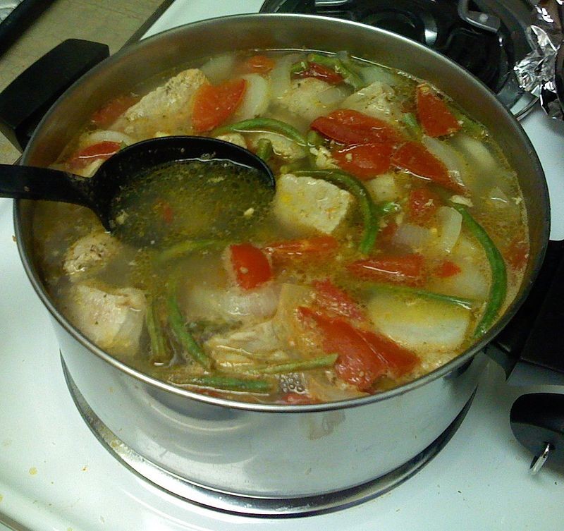 La cuisine philippine_soupe-porc-tamarin_wp