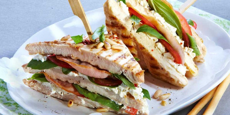 Soft bread_club-sandwich-poulet-bacon_wp