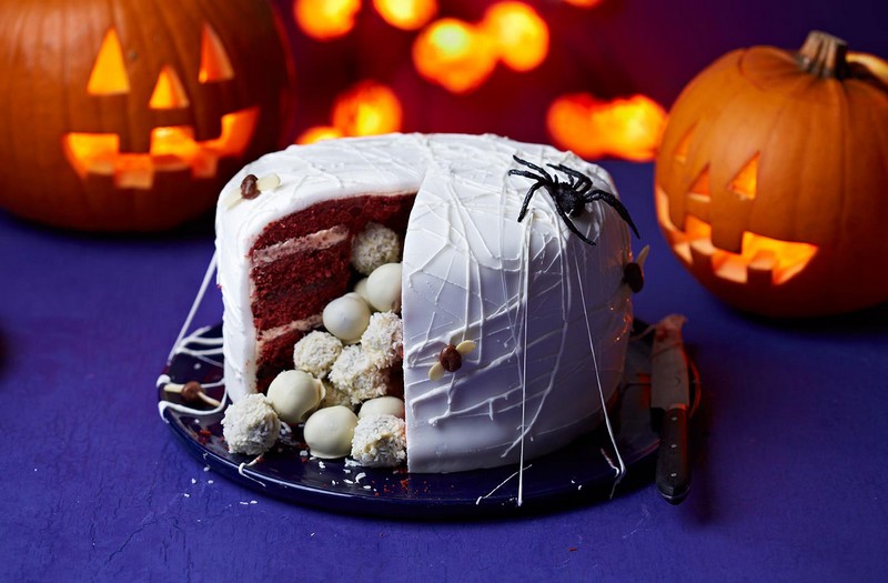 Desserts pour Halloween_spider's-nest-cake_wp