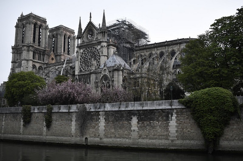 Notre-Dame de Paris, 850 ans d'histoire en feu_wp