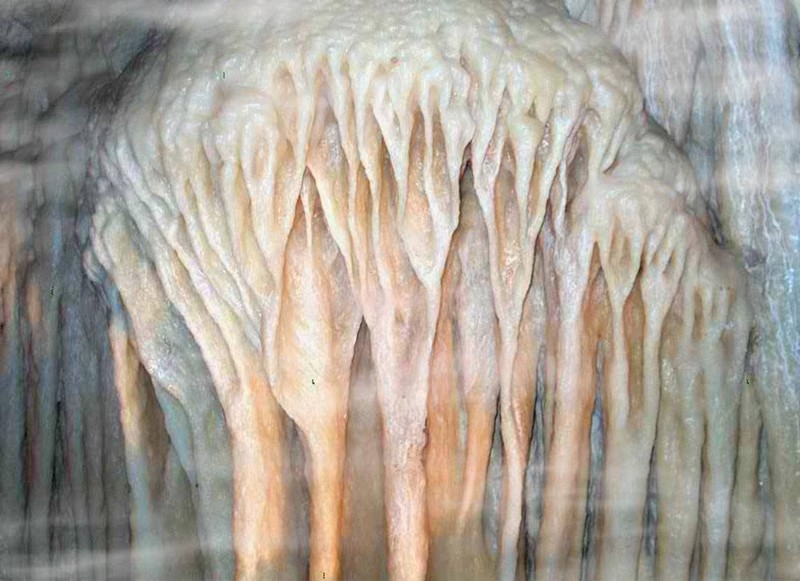De roche et de glace_stalactites-dents_wp