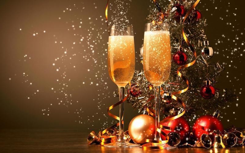 Nouvel An en cuisine_champagne-flûtes-guirlandes_wp