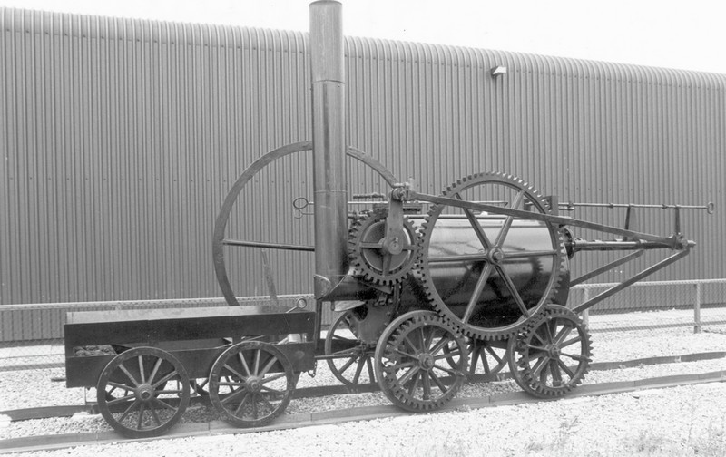 21 février 1804_1ère-locomotive-à-vapeur_wp