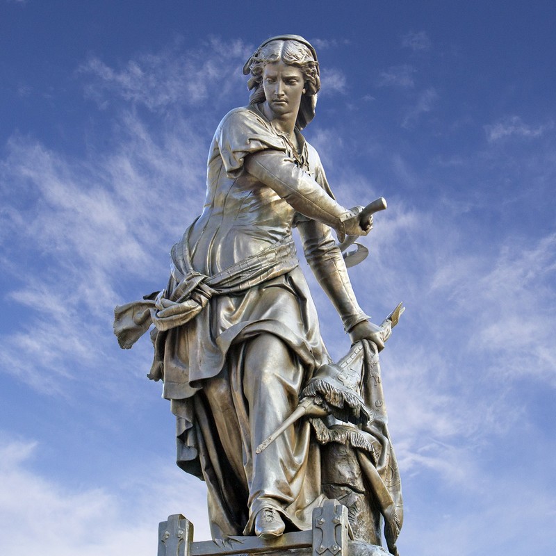 9 juillet 1472_siège-beauvais-jeanne-hachette-statue-fr_wp