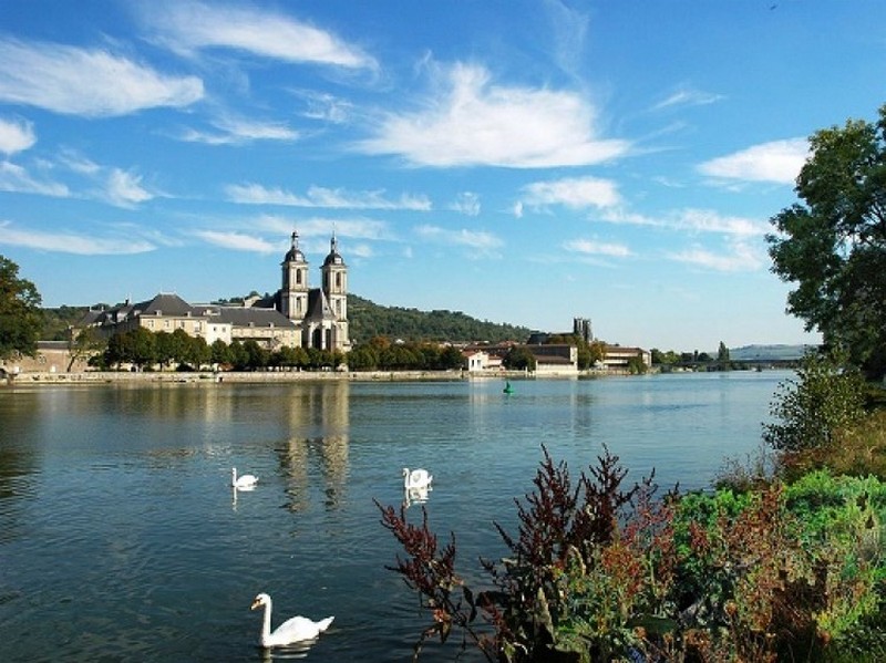 La Meurthe-et-Moselle_pont-à-mousson_wp