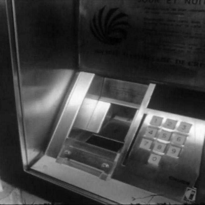 27 juin 1967_1er-distributeur-automatique-de-billets-londres-uk_wp