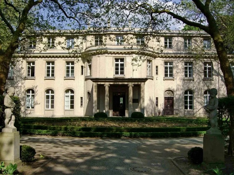 20 janvier 1942_conférence-wannsee-villa-marlier-berlin-allemagne_wp