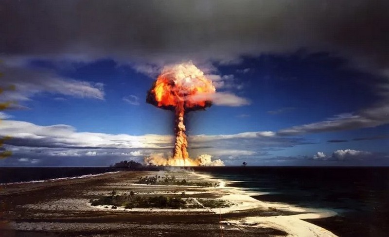 12 août 1953_1ère-explosiion-bombe-h-par-urss_wp